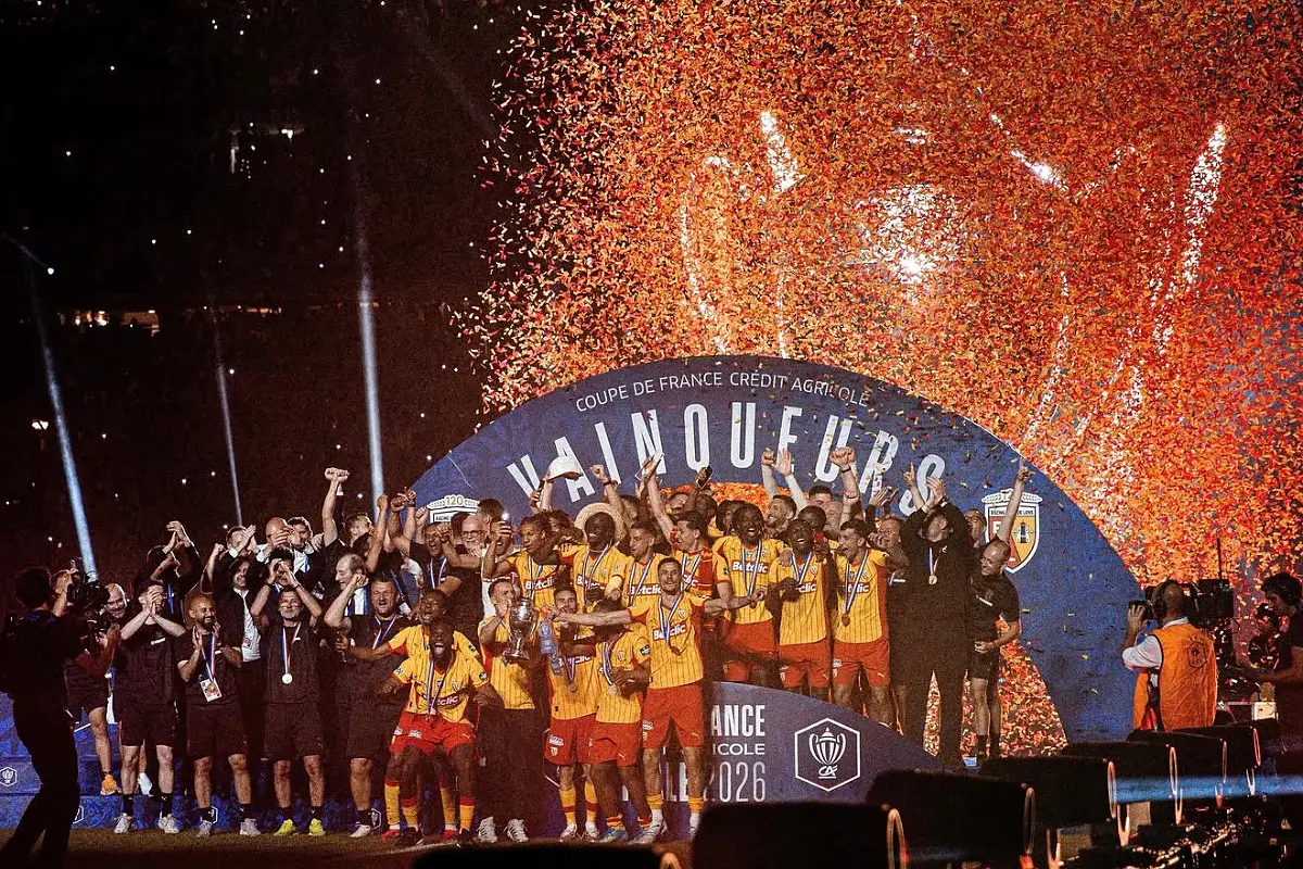 Lens touches the sky: first French Cup in history