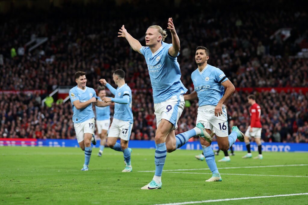 Manchester Derby: Manchester City wins 3-0 over Manchester United. Haaland and Foden lead the way. Guardiola rejoins Arsenal in the standings.