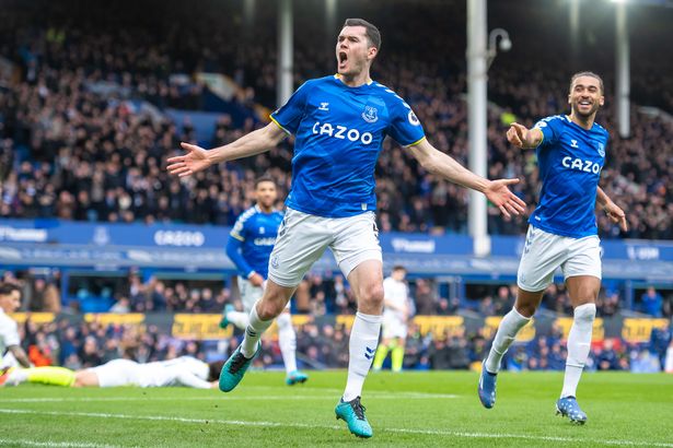 Manchester City, freshly crowned world champions, returned to victory in the premier league thanks to a comeback win over Everton. Chelsea and Wolves win