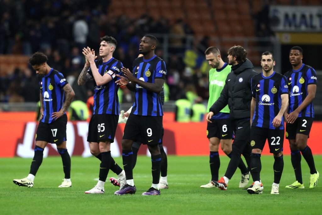 Serie A: Inter stop at 11 league wins with the draw against Napoli while AC Milan move up to 14 points, plus 3 over Juve in crisis for too many weeks