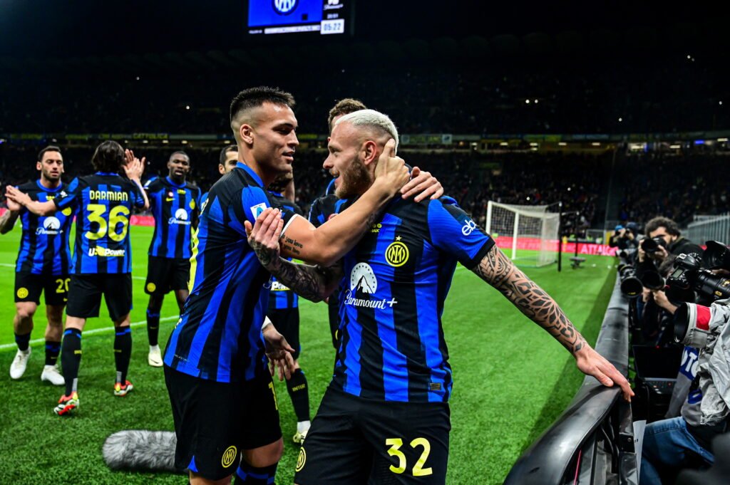 Inter won again in Serie A and resumed their path to winning their second star; the victory over Empoli came with a goal in each half that sent Milan back