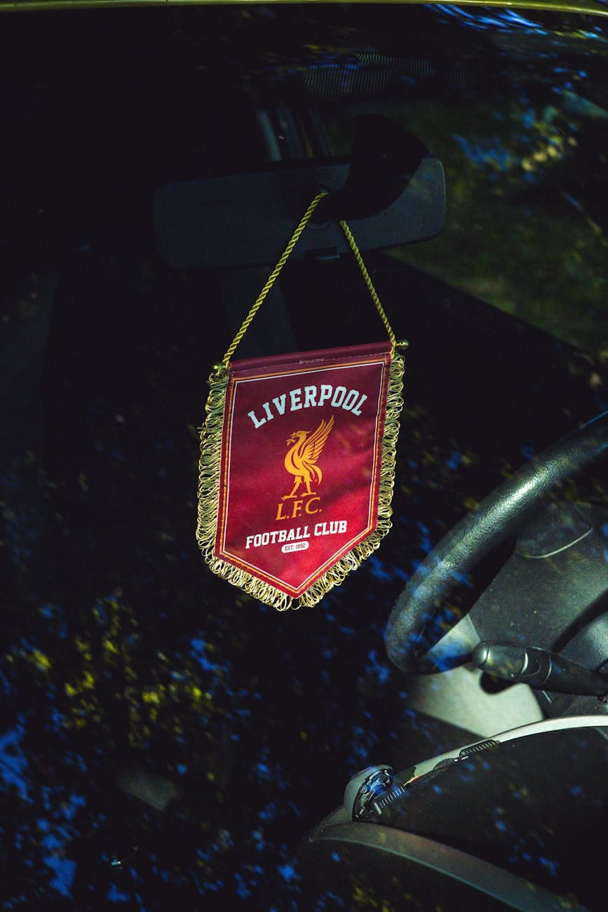 liverpool pennant in car