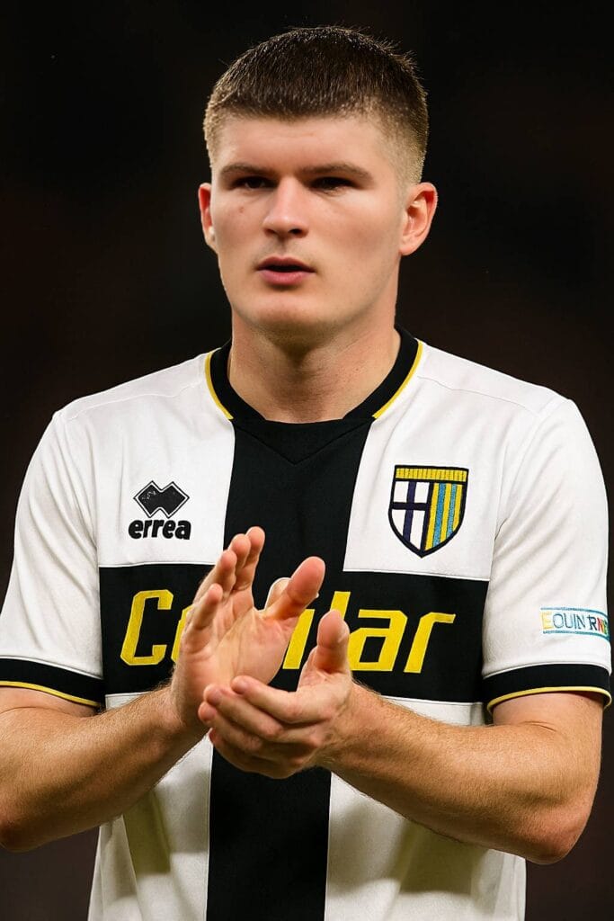 Dopo l'uscita di Leoni il Parma è pronto ad investire sul centrocampo, in mediana, dove piace Jordan James del Rennes