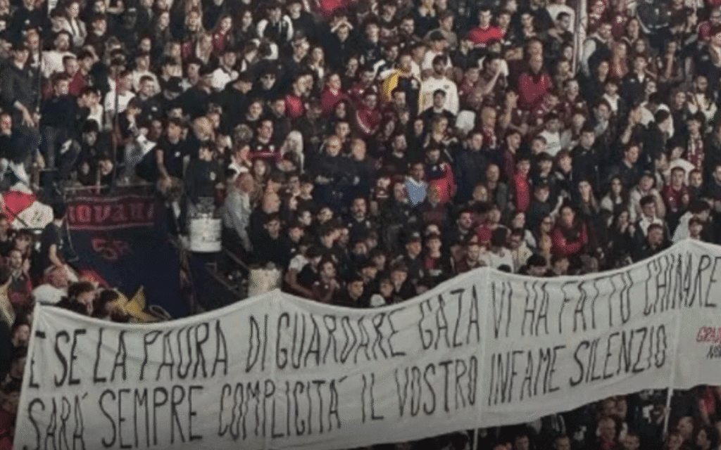 tifosi del Genoa pro Palestina
