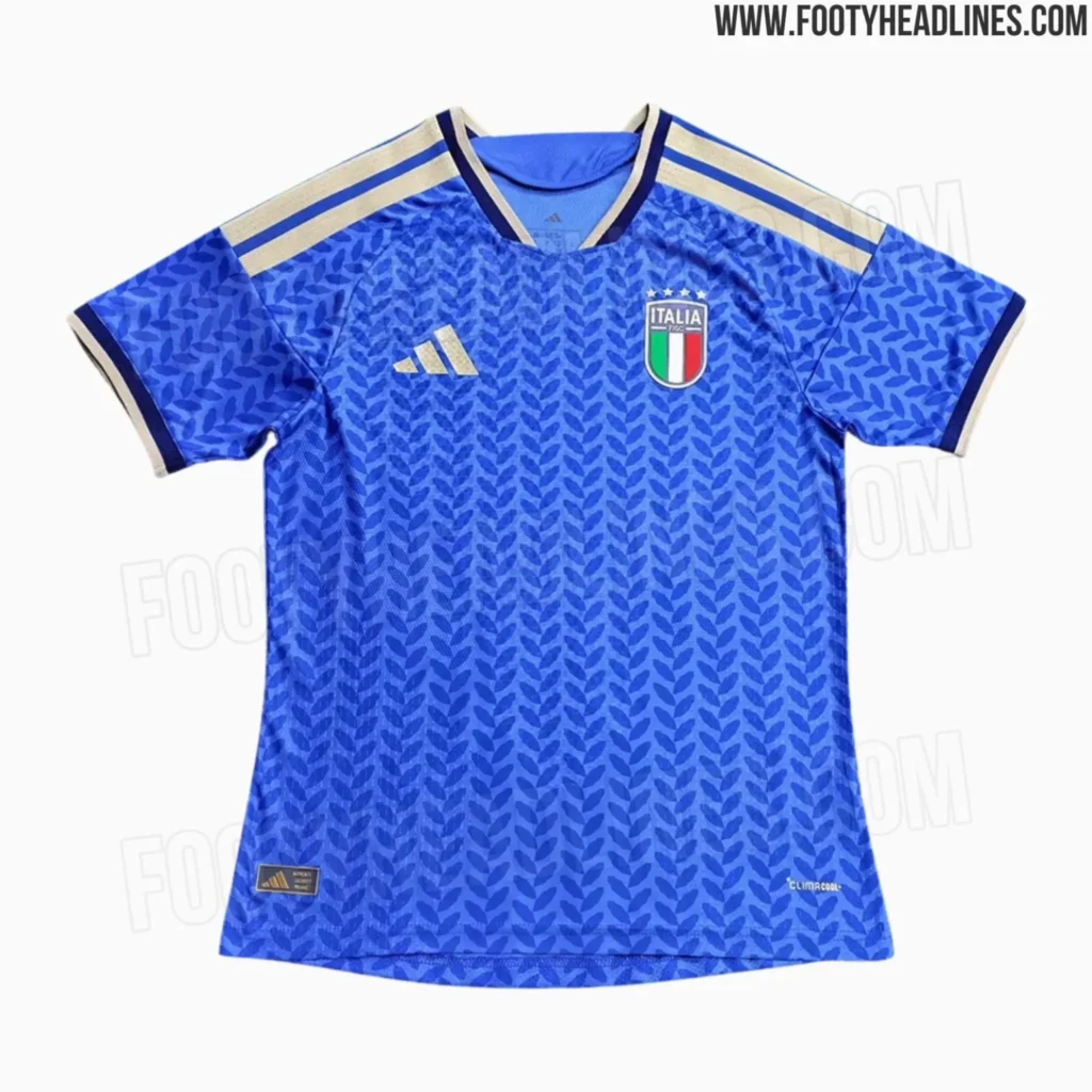 La Nazionale italiana presenta le maglie 2026: omaggio al trionfo del 2006 con dettagli dorati, motivi architettonici e tecnologia Climacool+